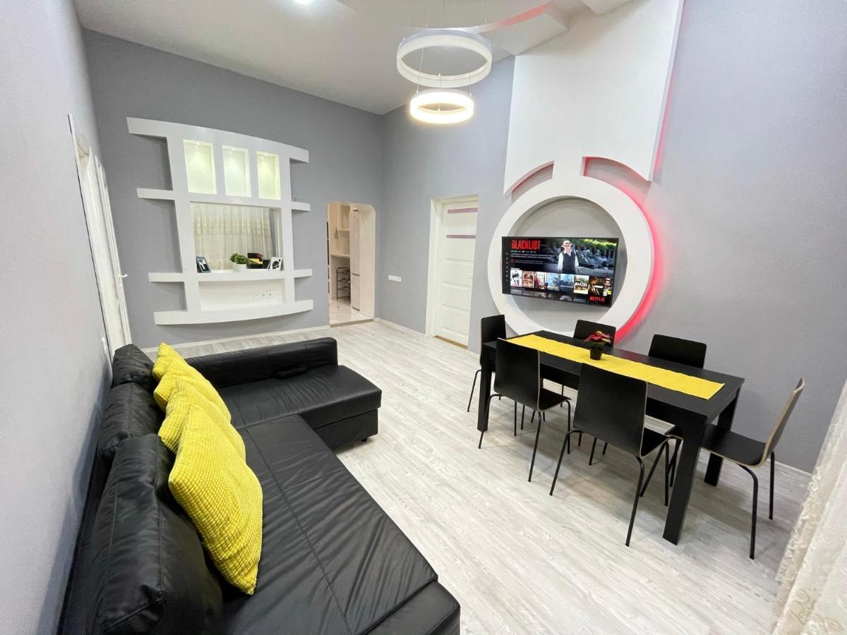 Deluxe Sapphire Residency - 4 Bedrooms Budapest Eksteriør bilde
