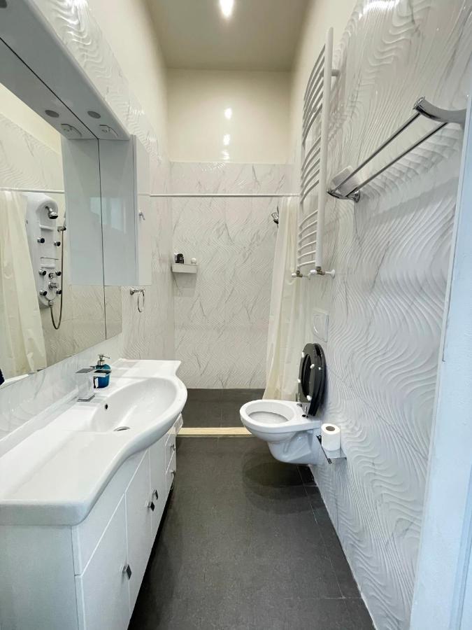 Deluxe Sapphire Residency - 4 Bedrooms Budapest Eksteriør bilde